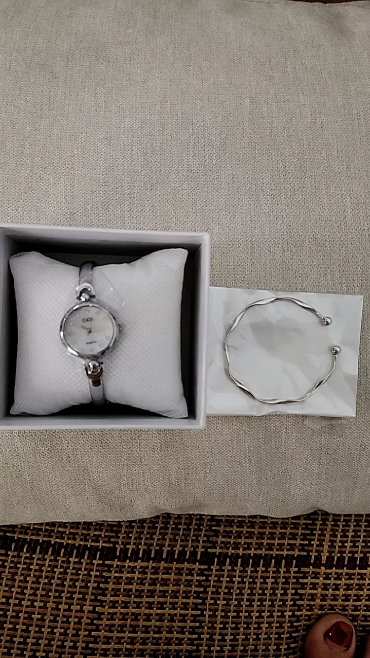 Đồng Hồ Nữ Mặt Tròn Số GEDI, Dạng Lắc Tay Sang Chảnh, Đồng Hồ Đeo Tay Nữ Dạng Lắc Tay Mặt Đơn Giản