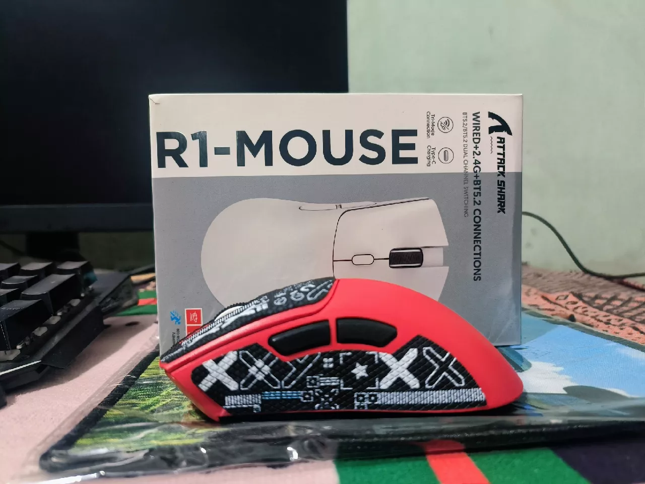 Chuột Không Dây Ziyou Attack Shark R1 Siêu Nhẹ Chip Paw3311 Cực Mạnh, 3 Chế Độ Kết Nối, App Gaming