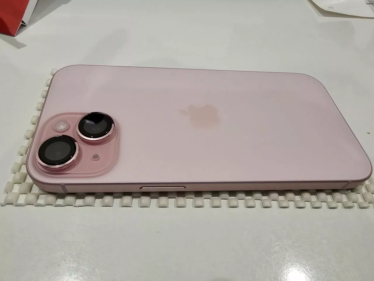 Điện thoại Apple iPhone 15 256GB