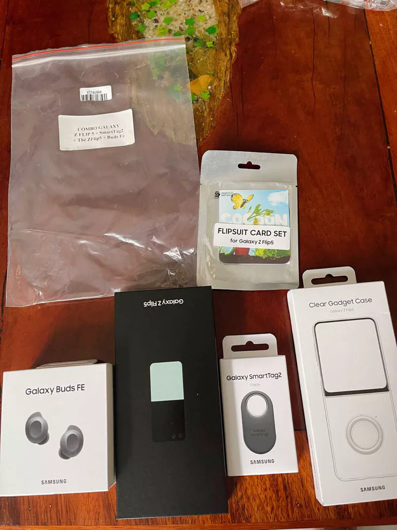 Ốp lưng Samsung Galaxy Flip5 Clear gadget case