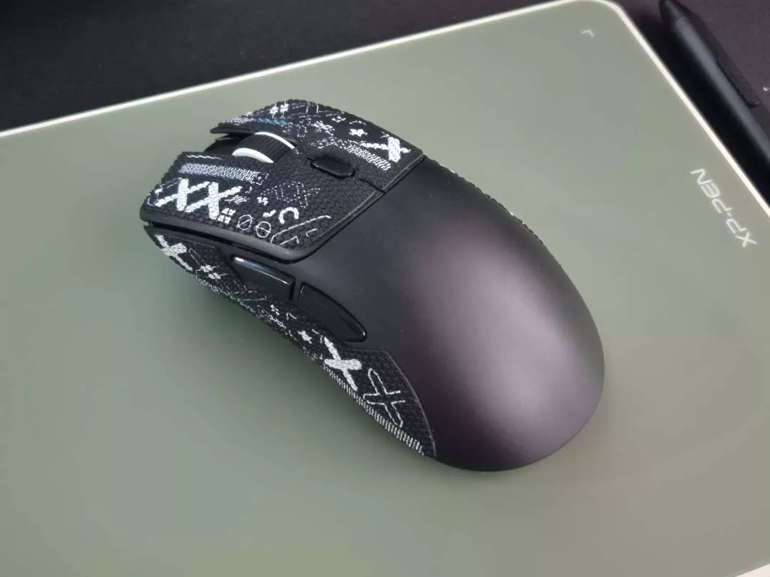 Chuột Không Dây Ziyou Attack Shark R1 Siêu Nhẹ Chip Paw3311 Cực Mạnh, 3 Chế Độ Kết Nối, App Gaming