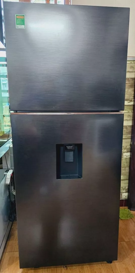 Tủ Lạnh Samsung Ngăn Đông Trên 382L RT38CG6584B1SV - Ngăn Lấy Nước Ngoài, màu Đen
