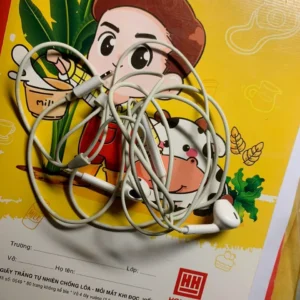 Tai nghe chân dẹp bóc máy ố nhẹ trầy nhẹ thanh lý. tặng kèm dây bọc tai