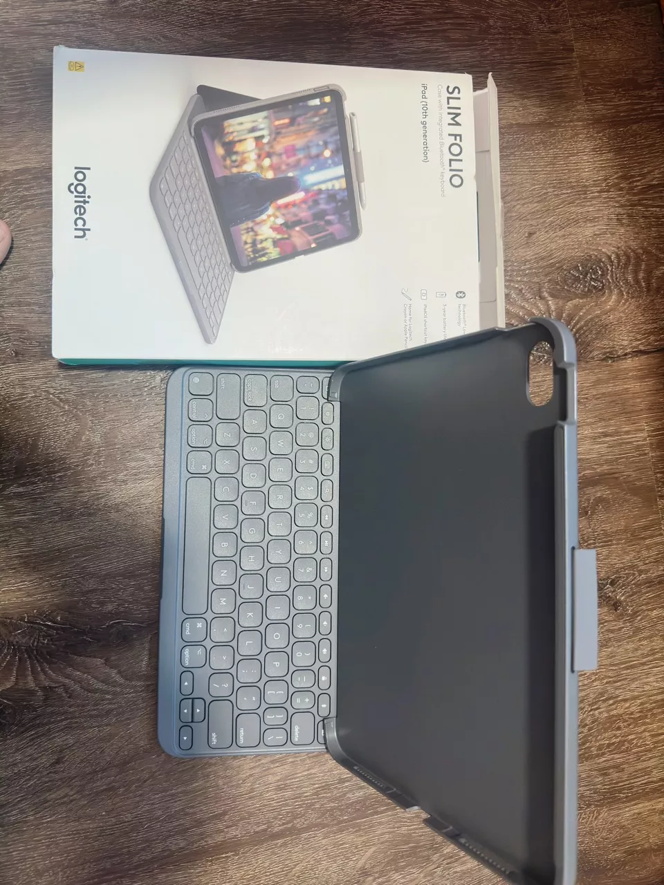 Bao da kèm phím Logitech Slim Folio cho iPad Gen 10 (10.9 inch) & Bút cảm ứng Logitech Crayon