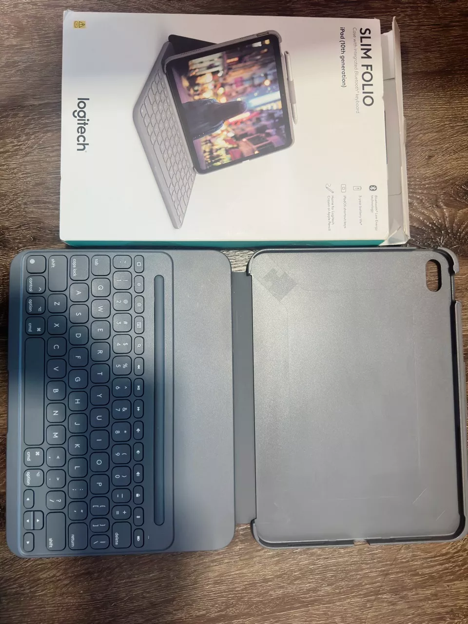 Bao da kèm phím Logitech Slim Folio cho iPad Gen 10 (10.9 inch) & Bút cảm ứng Logitech Crayon
