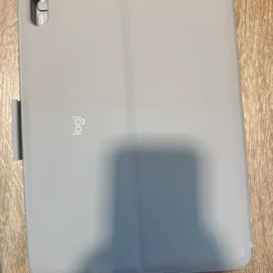 Bao da kèm phím Logitech Slim Folio cho iPad Gen 10 (10.9 inch) & Bút cảm ứng Logitech Crayon