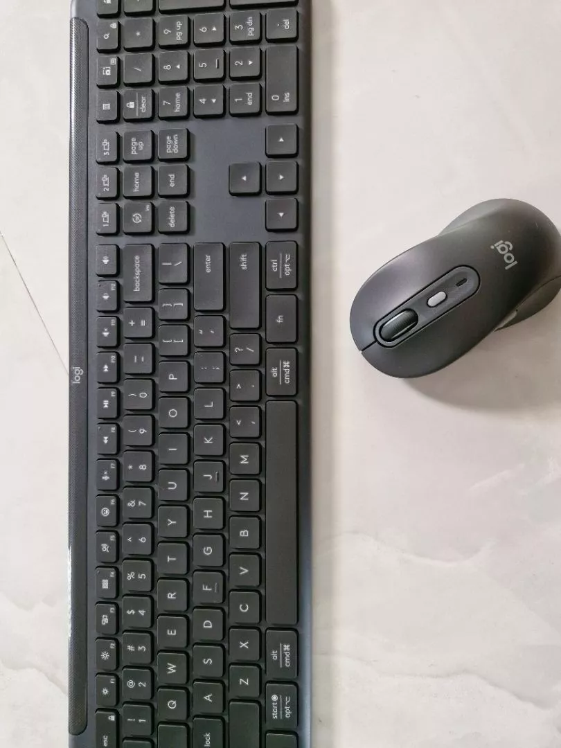 Combo Chuột & Bàn phím Signature Slim Logitech MK950 - Yên tĩnh, Đa thiết bị, Bluetooth 5.0