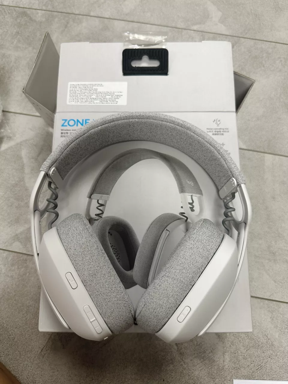 Tai nghe không dây Logitech Zone Vibe 100 - Nhẹ, micrô khử ồn, Bluetooth đa điểm, Google Meet, Zoom