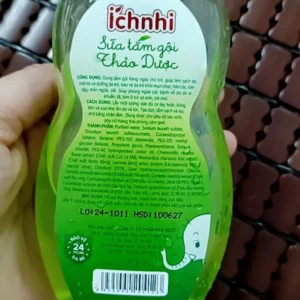 Sữa tắm gội thảo mộc Ích Nhi hương lá, chai 200ml, giúp làm sạch da và tóc trẻ