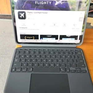 Bao da case iPad kiêm bàn phím Logitech Combo Touch cho iPad Pro 11 inch (M4) (2024) | iPad Pro 13 inch (M4) 2024