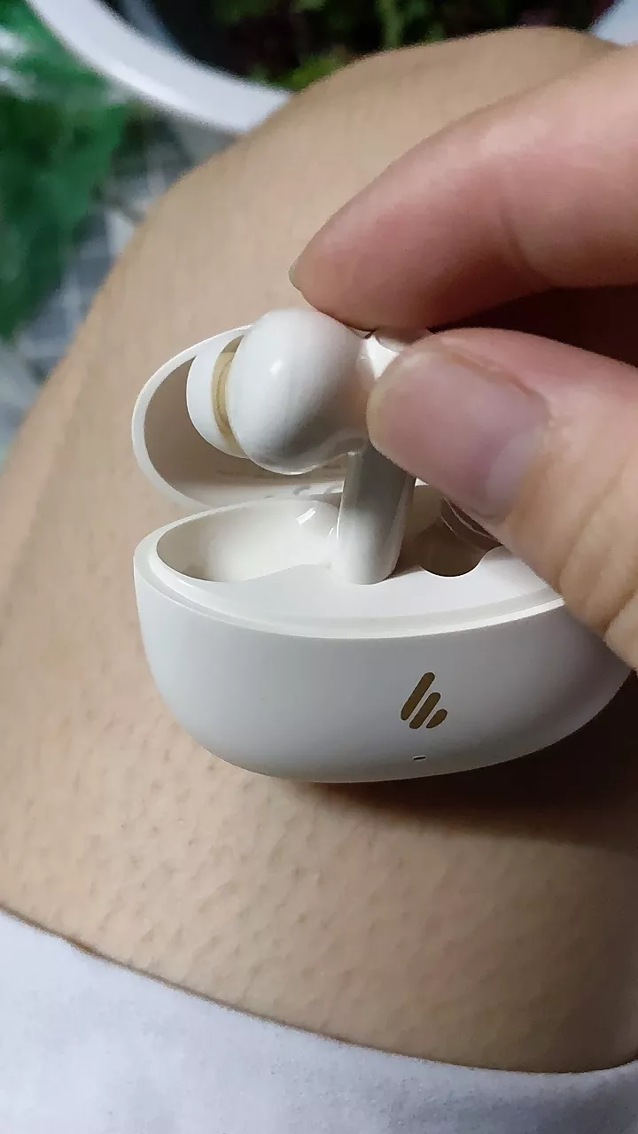 Tai Nghe Nhét Tai Bluetooth Không Dây EDIFIER X5 PRO - Chế Độ Khử Ồn - Chơi Nhạc Thoải Mái Tới 31H - 15 Tháng Bảo Hành