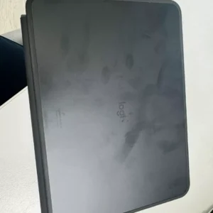 Bao da case iPad kiêm bàn phím Logitech Combo Touch cho iPad Pro 11 inch (M4) (2024) | iPad Pro 13 inch (M4) 2024