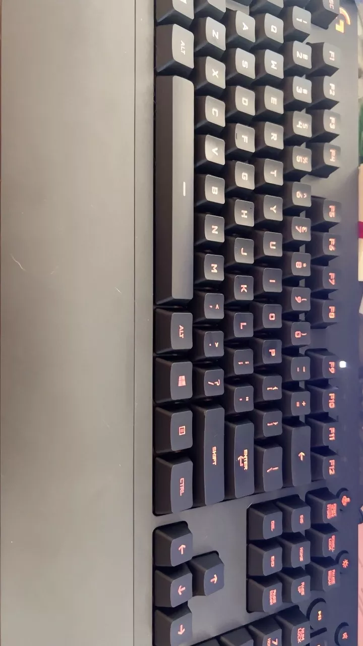 Combo Bàn Phím Gaming Logitech G213 và Chuột Gaming Logitech G203 - Tùy chỉnh RGB, kết nối G HUB