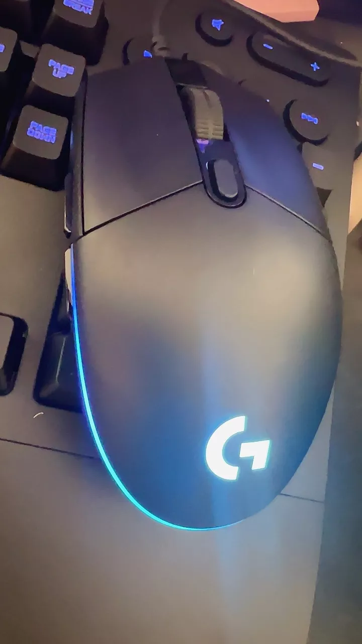 Combo Bàn Phím Gaming Logitech G213 và Chuột Gaming Logitech G203 - Tùy chỉnh RGB, kết nối G HUB
