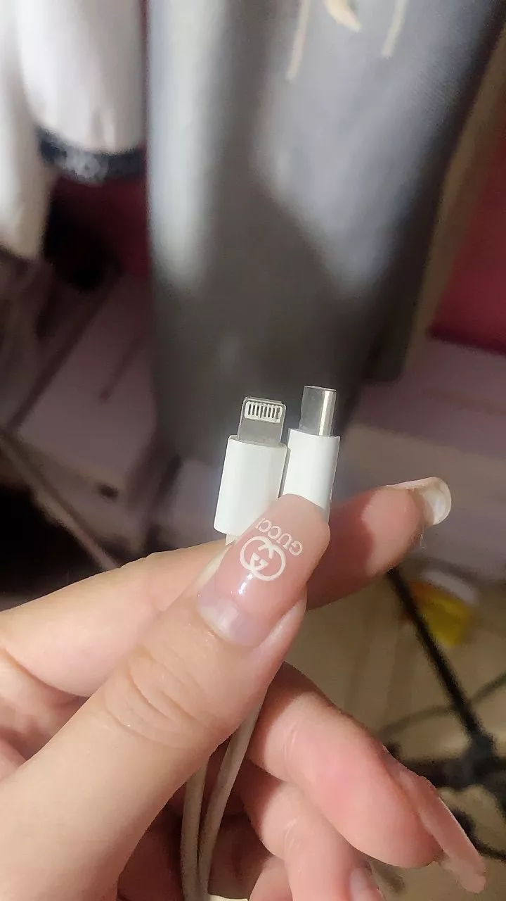 Phụ kiện Apple USB-C TO LIGHTNING CABLE (1 M) Chính hãng (dùng cho iPhone 14 series trở xuống)