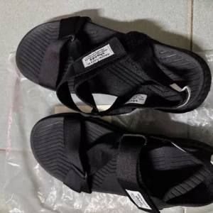 Giày Sandal Nam Nữ Shondo F7R Quai Chéo Thể Thao Đen Phối Trắng Quai Đen F7R1010