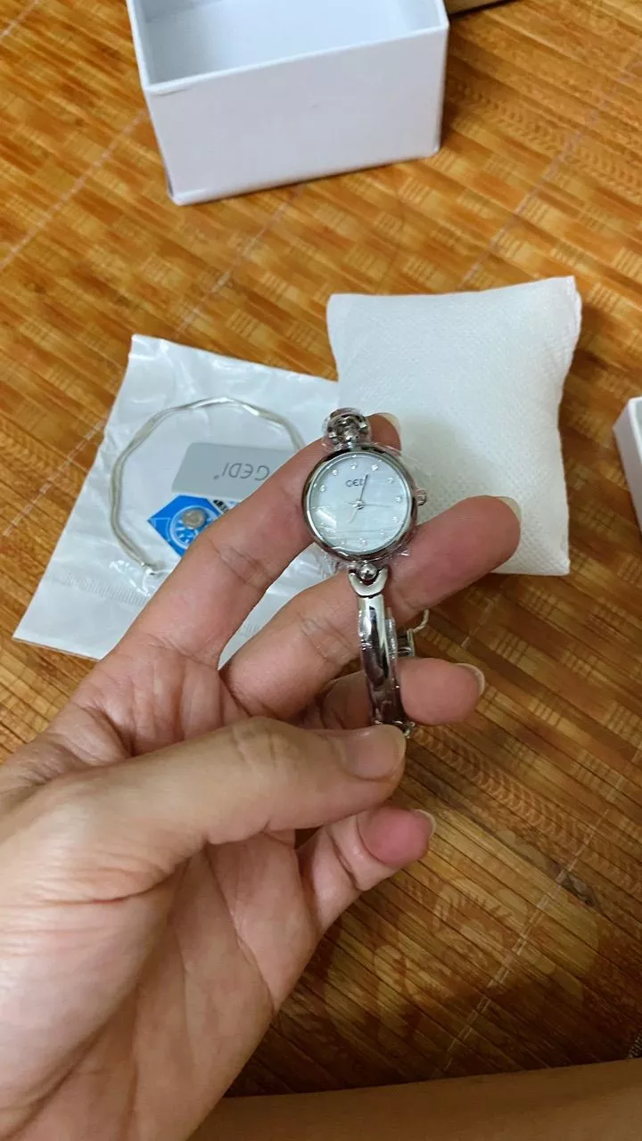 Đồng Hồ Nữ Mặt Tròn Số GEDI, Dạng Lắc Tay Sang Chảnh, Đồng Hồ Đeo Tay Nữ Dạng Lắc Tay Mặt Đơn Giản