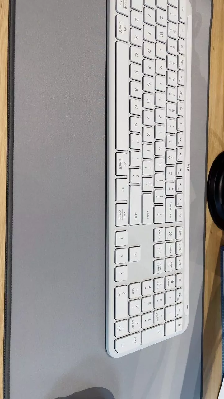 Combo Chuột & Bàn phím Signature Slim Logitech MK950 - Yên tĩnh, Đa thiết bị, Bluetooth 5.0