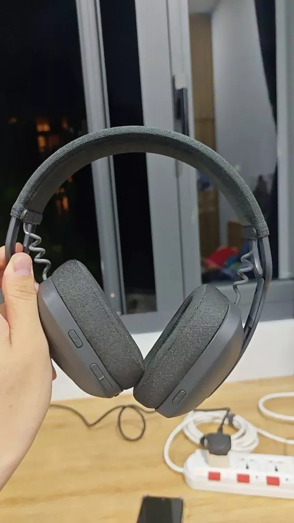 Tai nghe không dây Logitech Zone Vibe 100 - Nhẹ, micrô khử ồn, Bluetooth đa điểm, Google Meet, Zoom
