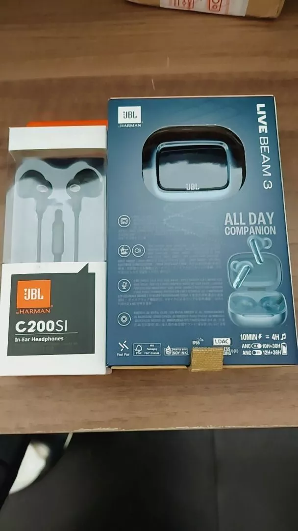 Tai Nghe True Wireless JBL Live Beam 3 có màn hình cảm ứng - Hàng Chính Hãng