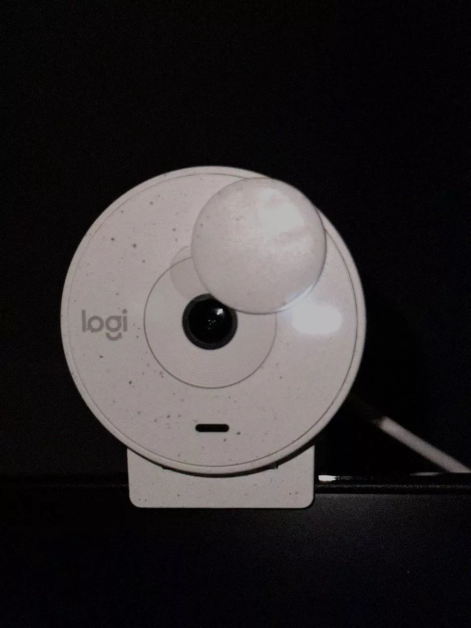 Webcam Full HD Logitech Brio 300 - Micrô giảm tiếng ồn, USB-C, tự động chỉnh ánh sáng
