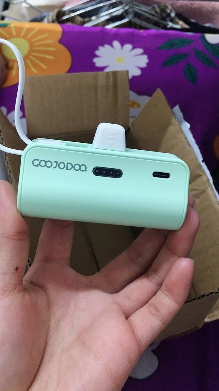 sạc dự phòng mini GOOJODOQ 2024 không dây di động có phích cắm Type-C và Light-ning