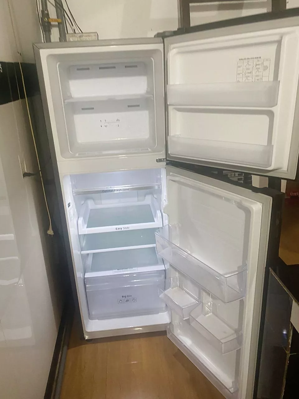 Tủ Lạnh Samsung Ngăn Đông Trên 236L RT22M4032BY/SV - Ngăn Đông Mềm Optimal Fresh Zone, màu Nâu