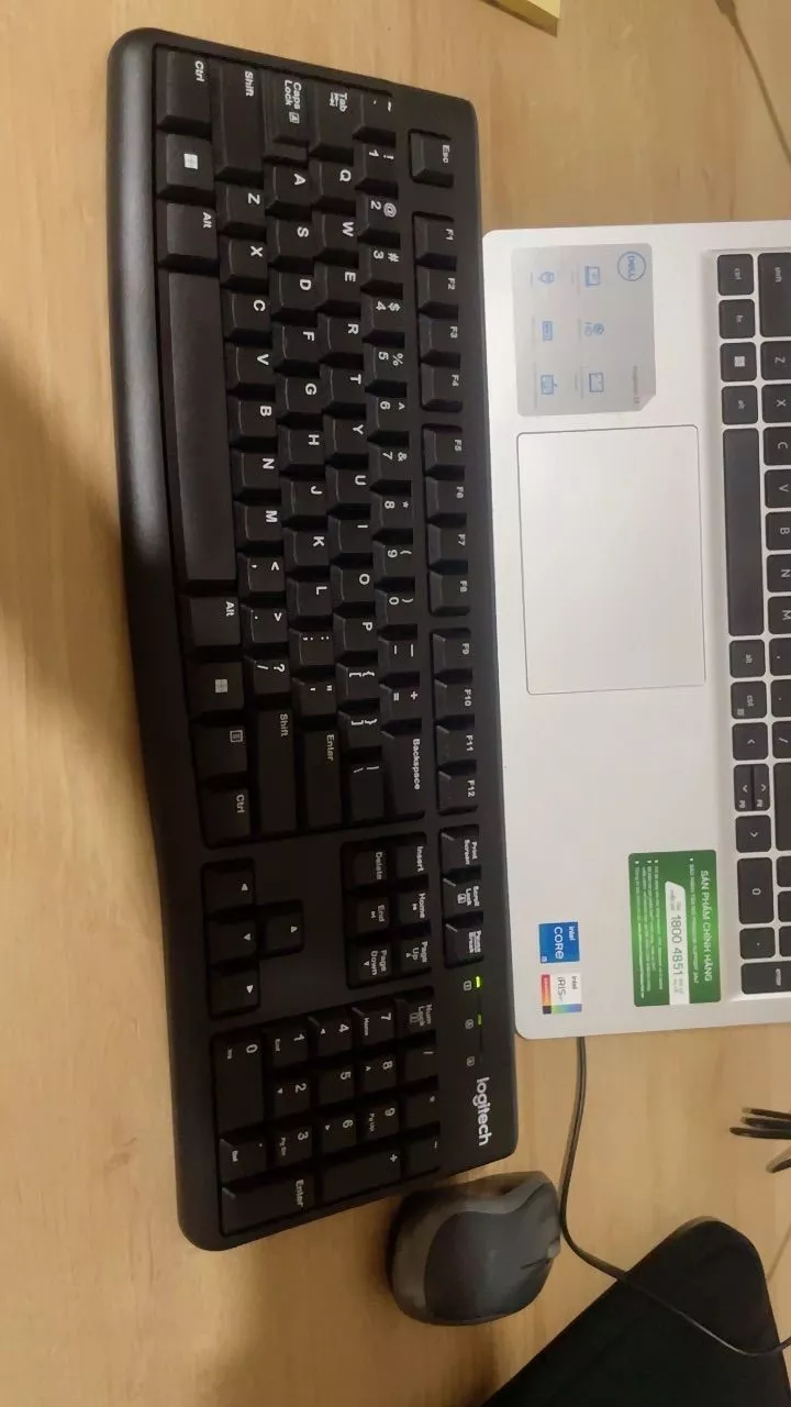 Bàn phím có dây Logitech K120 - Bền bỉ, chống tràn, kích thước đầy đủ có phím số