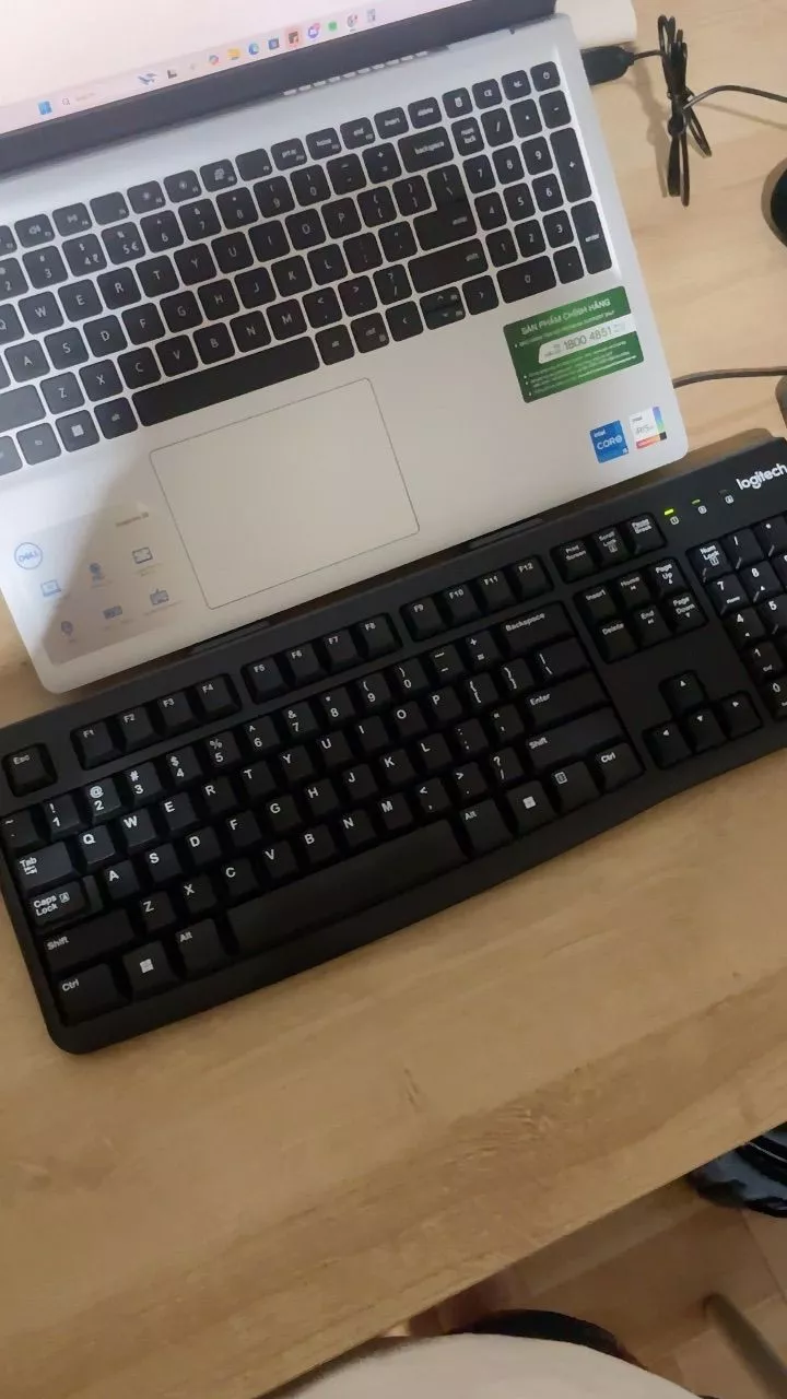 Bàn phím có dây Logitech K120 - Bền bỉ, chống tràn, kích thước đầy đủ có phím số