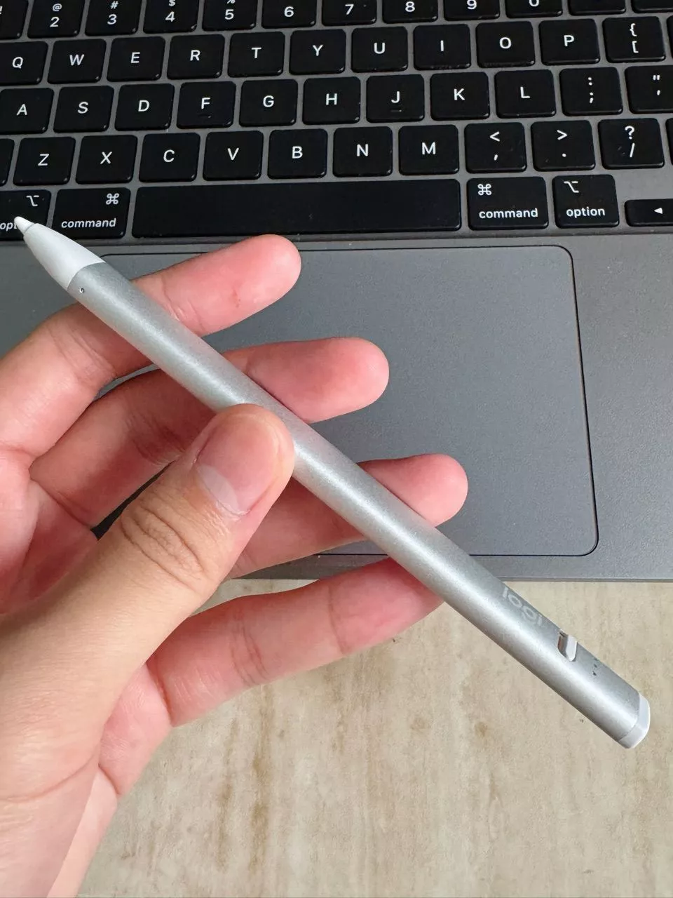 Bút cảm ứng Logitech Crayon dành cho iPad - Công nghệ kỹ thuật số như Apple Pencil