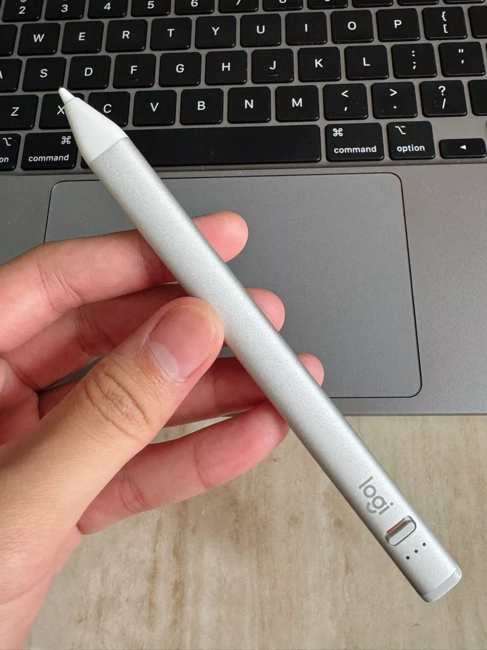 Bút cảm ứng Logitech Crayon dành cho iPad - Công nghệ kỹ thuật số như Apple Pencil