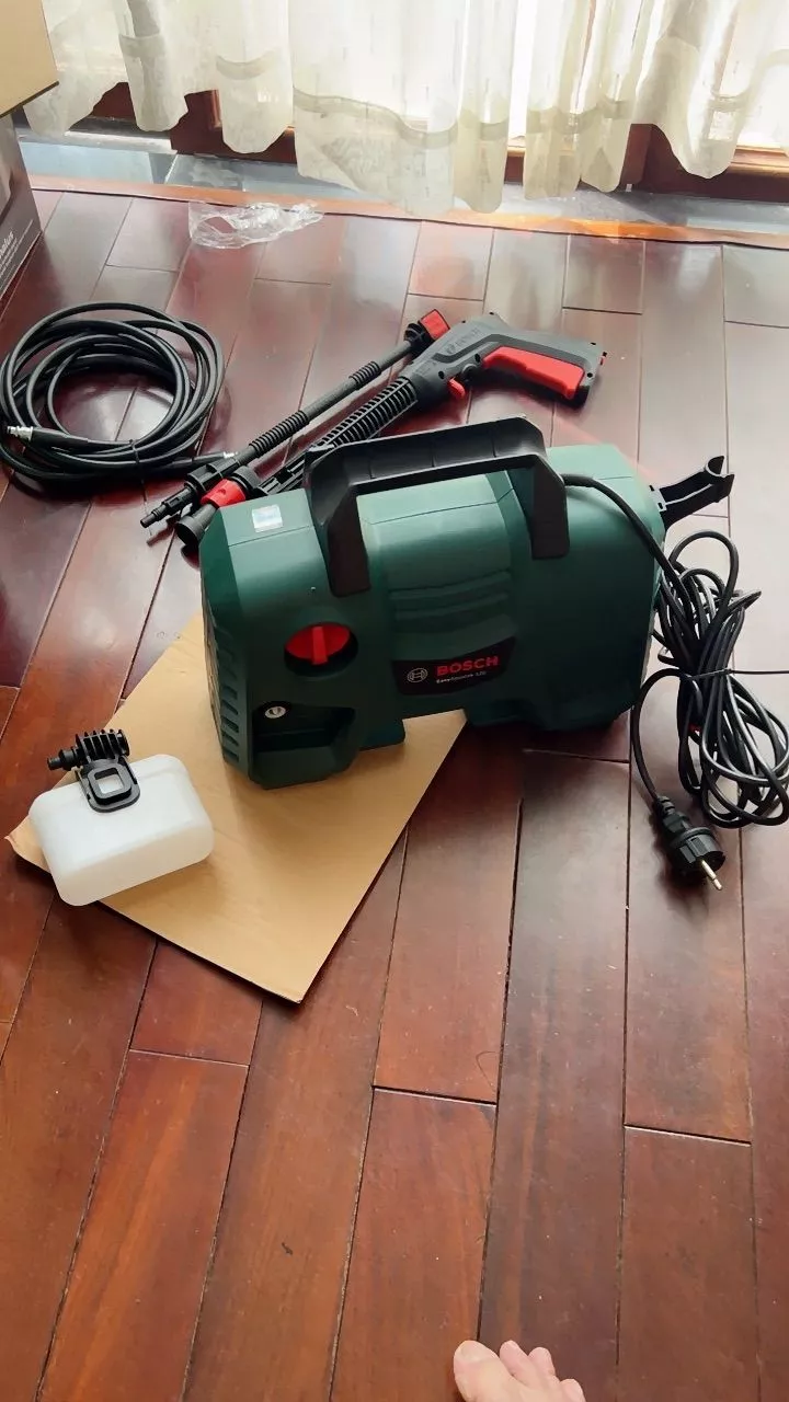 Máy phun xịt rửa Bosch Easy Aquatak 120