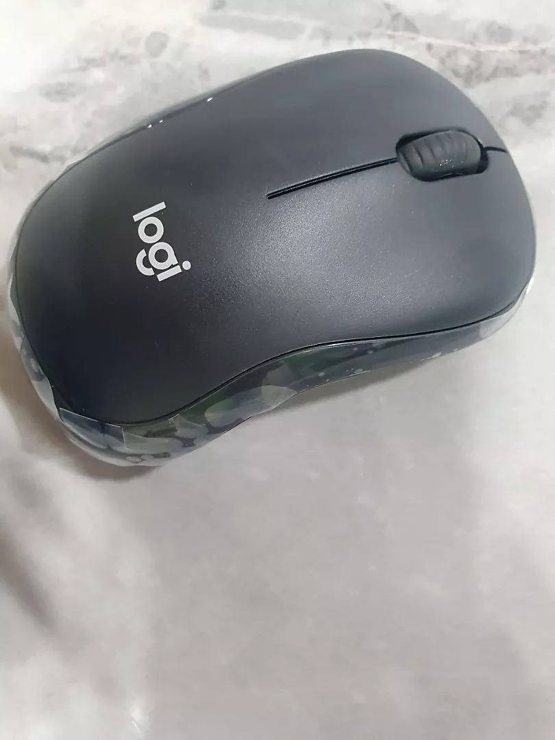 Chuột Bluetooth Logitech M241 Silent - Không dây, Nhỏ gọn, Tương thích Windows, macOS