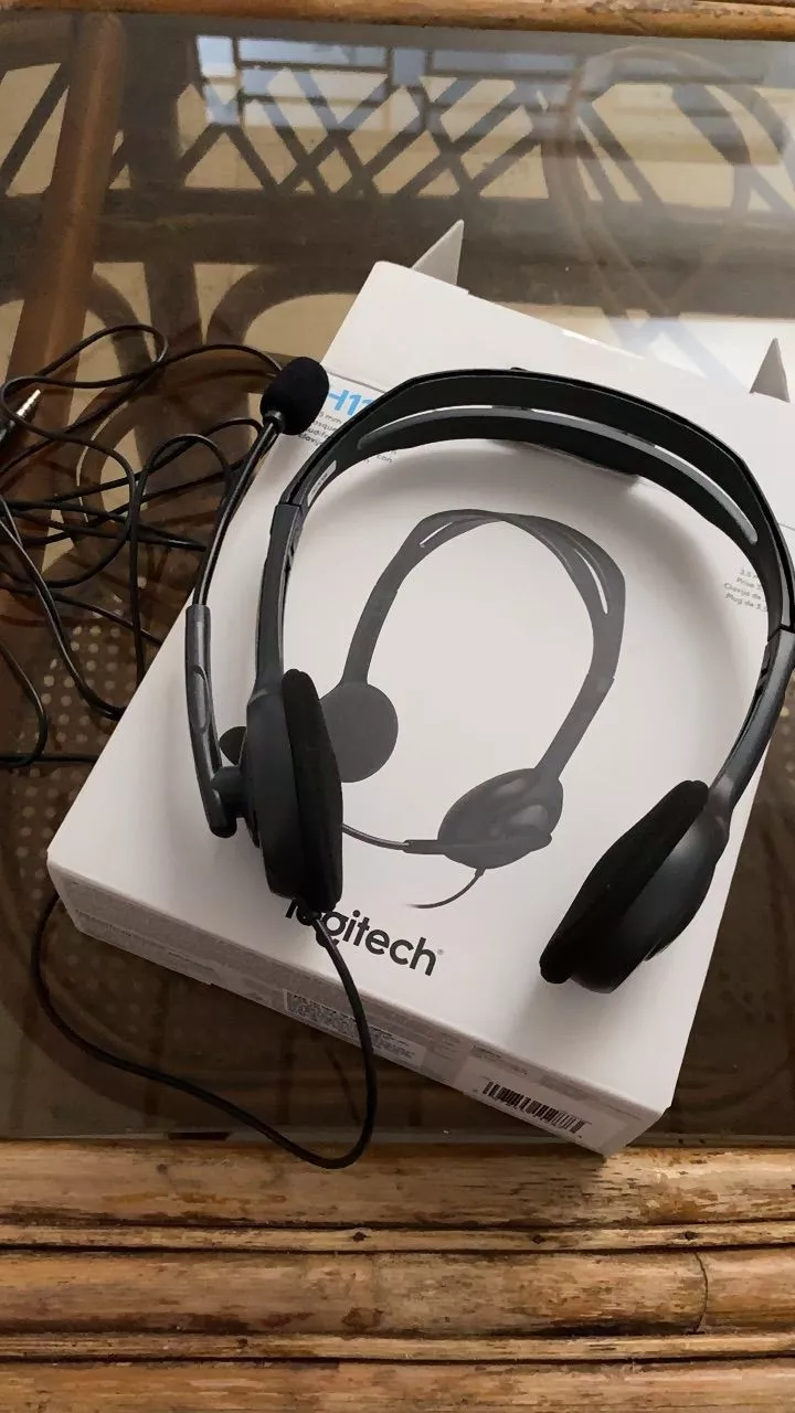 Tai nghe chụp tai Logitech H111 - 1 jack 3.5mm, Mic khử giảm tiếng ồn, âm thanh nổi