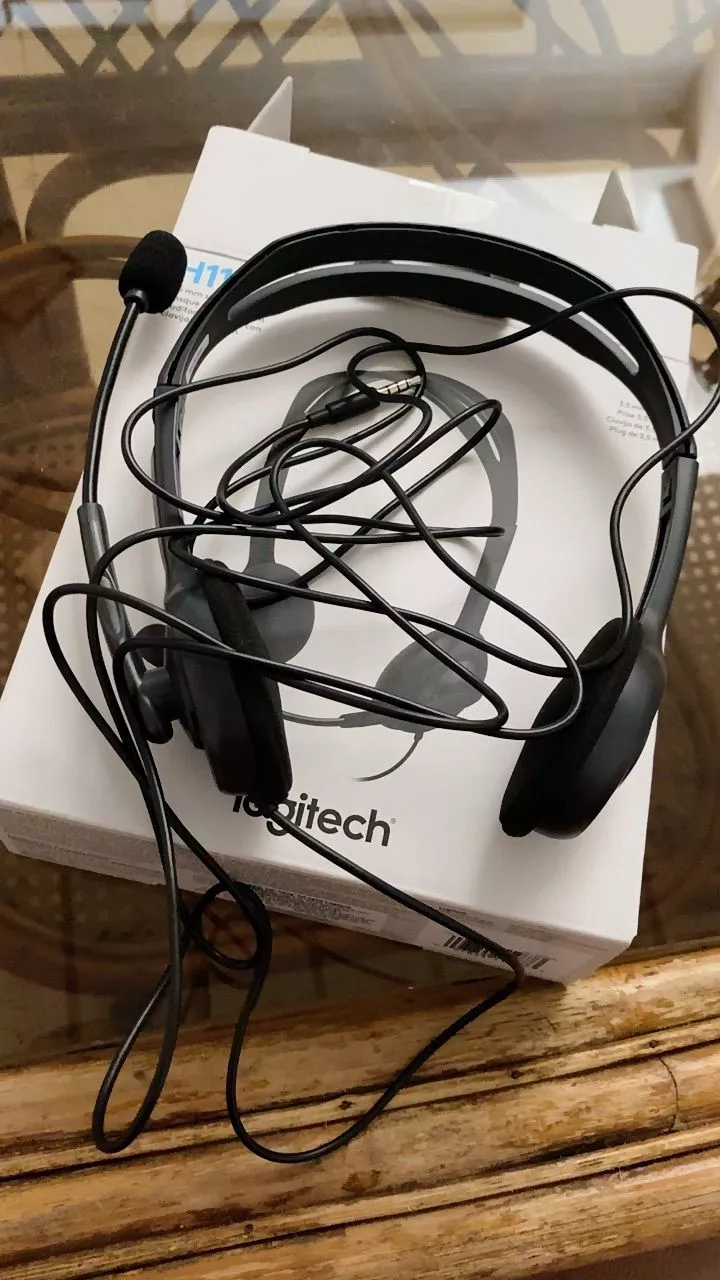 Tai nghe chụp tai Logitech H111 - 1 jack 3.5mm, Mic khử giảm tiếng ồn, âm thanh nổi