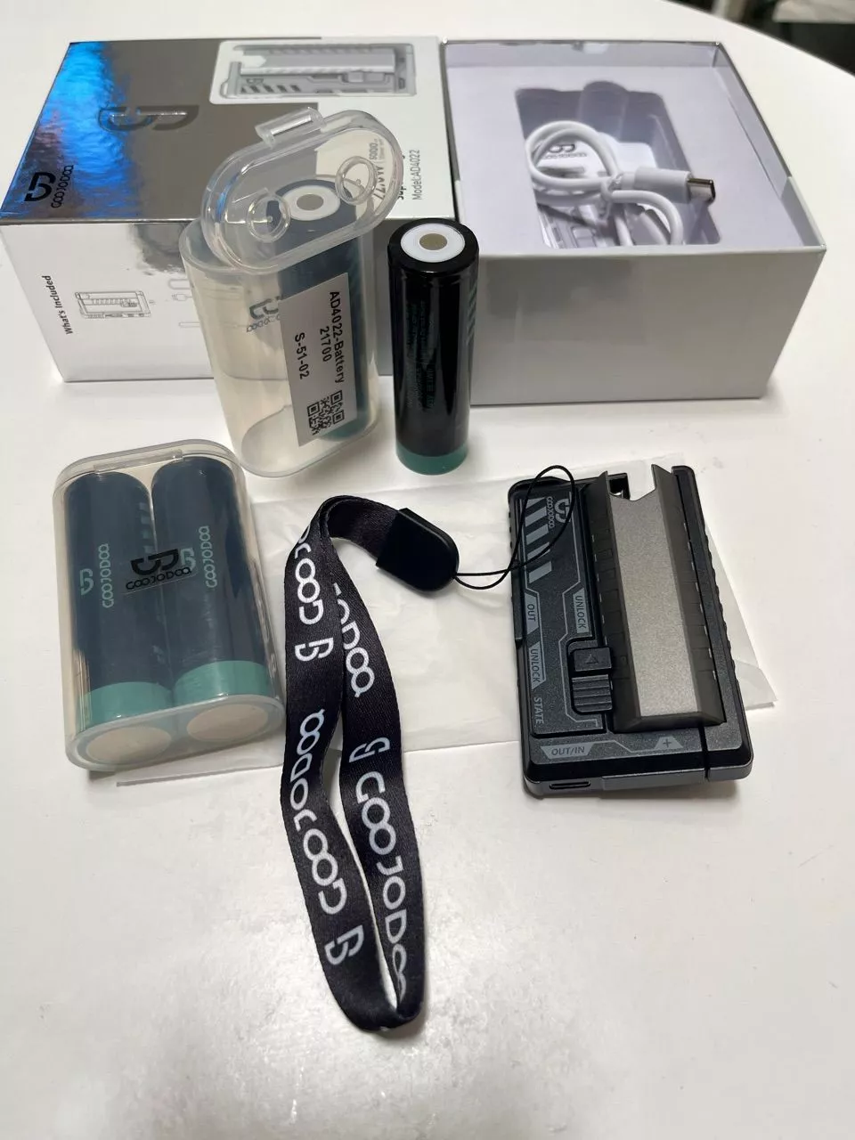 GOOJODOQ 22.5w 10000Mah Sạc dự phòng di động Hai pin Mecha Style Nhẹ Typc-C / Lighiting Giao diện kép Power Bank