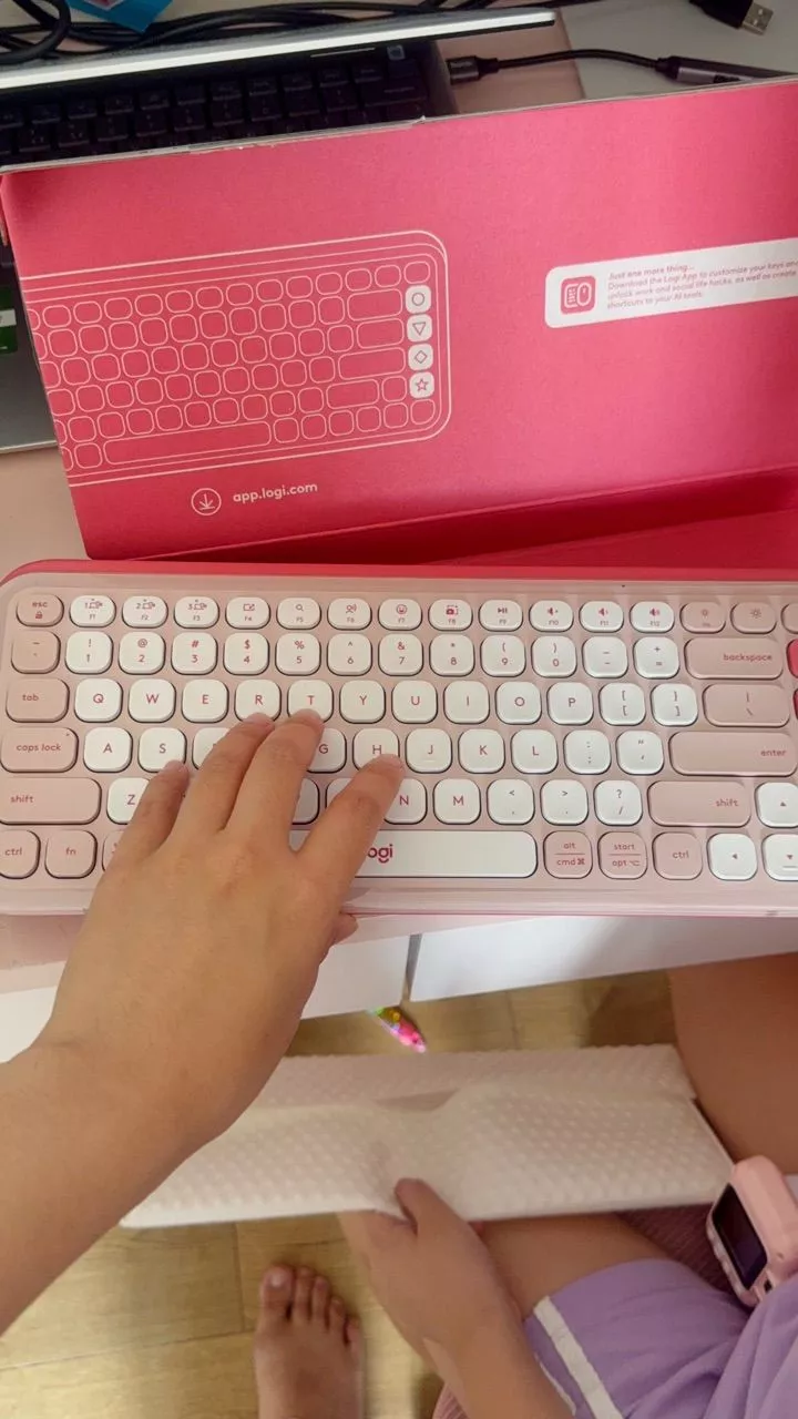 Bàn phím Bluetooth không dây POP ICON KEYS Logitech - Thoải mái, Nút lập trình, Kết nối 3 thiết bị
