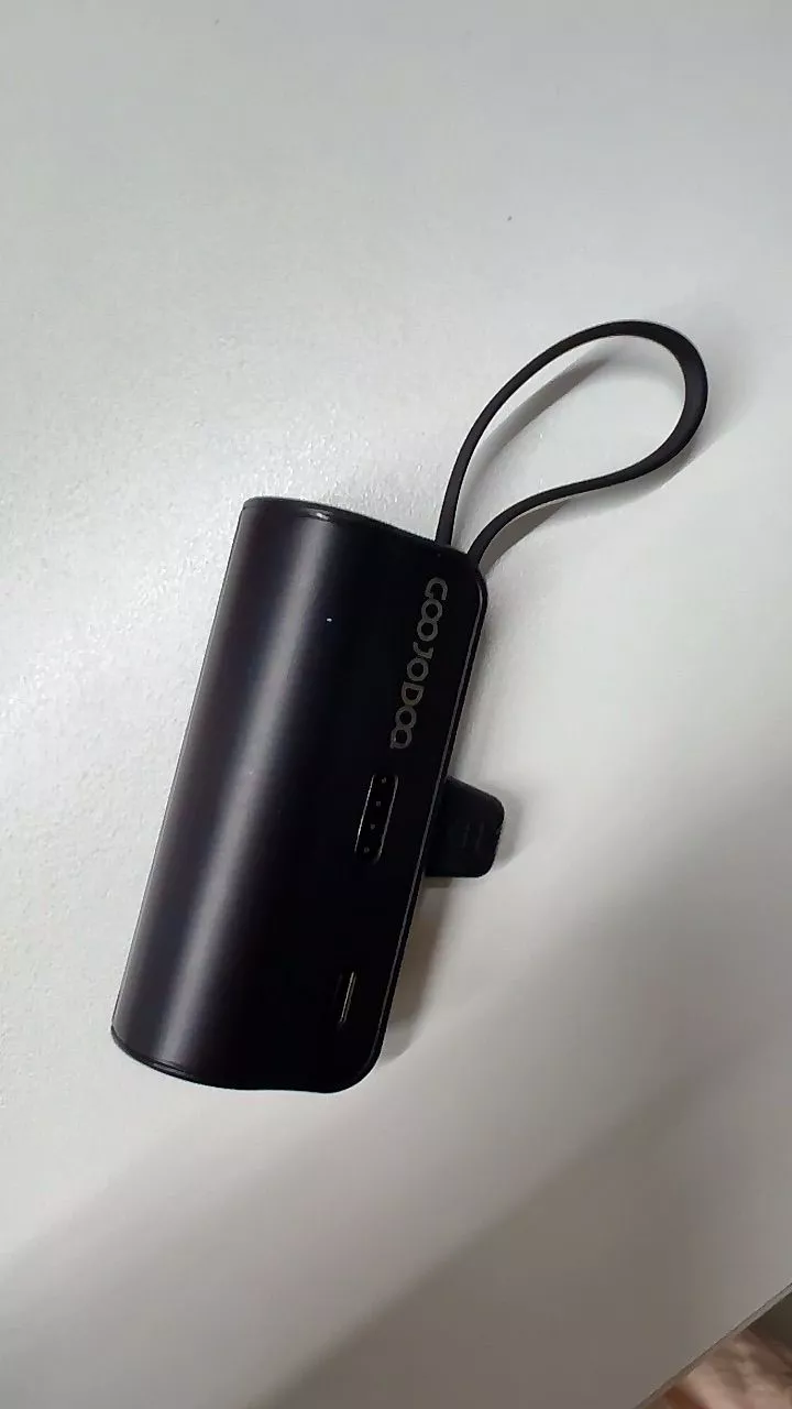 GOOJODOQ 5000mah Mini Power Bank cho iPhone Android Phone Cáp tích hợp Bộ sạc di động nhỏ gọn Lightning & Type C
