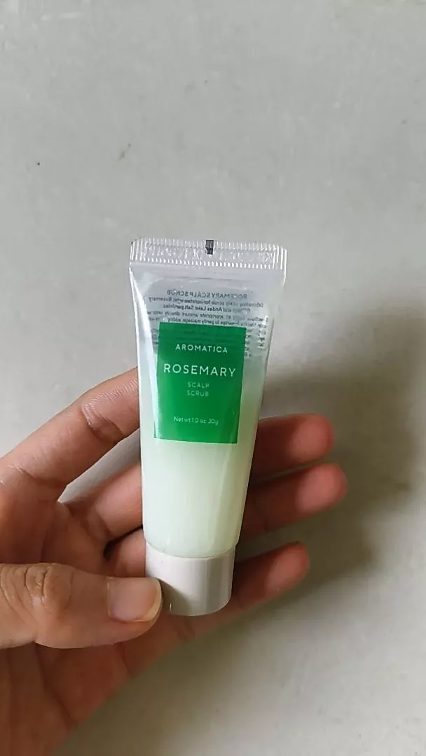 Tẩy Tế Bào Chết Da Đầu Aromatica Chiết Xuất Hương Thảo 165ml