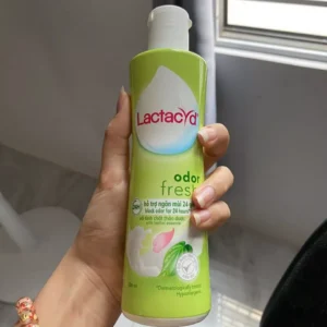 Dung Dịch Vệ Sinh Phụ Nữ Lactacyd Từ Lá Trầu Không&Nước Hoa Hồng Ngày Dài Tươi Mát Ngăn Mùi 24h 250ml