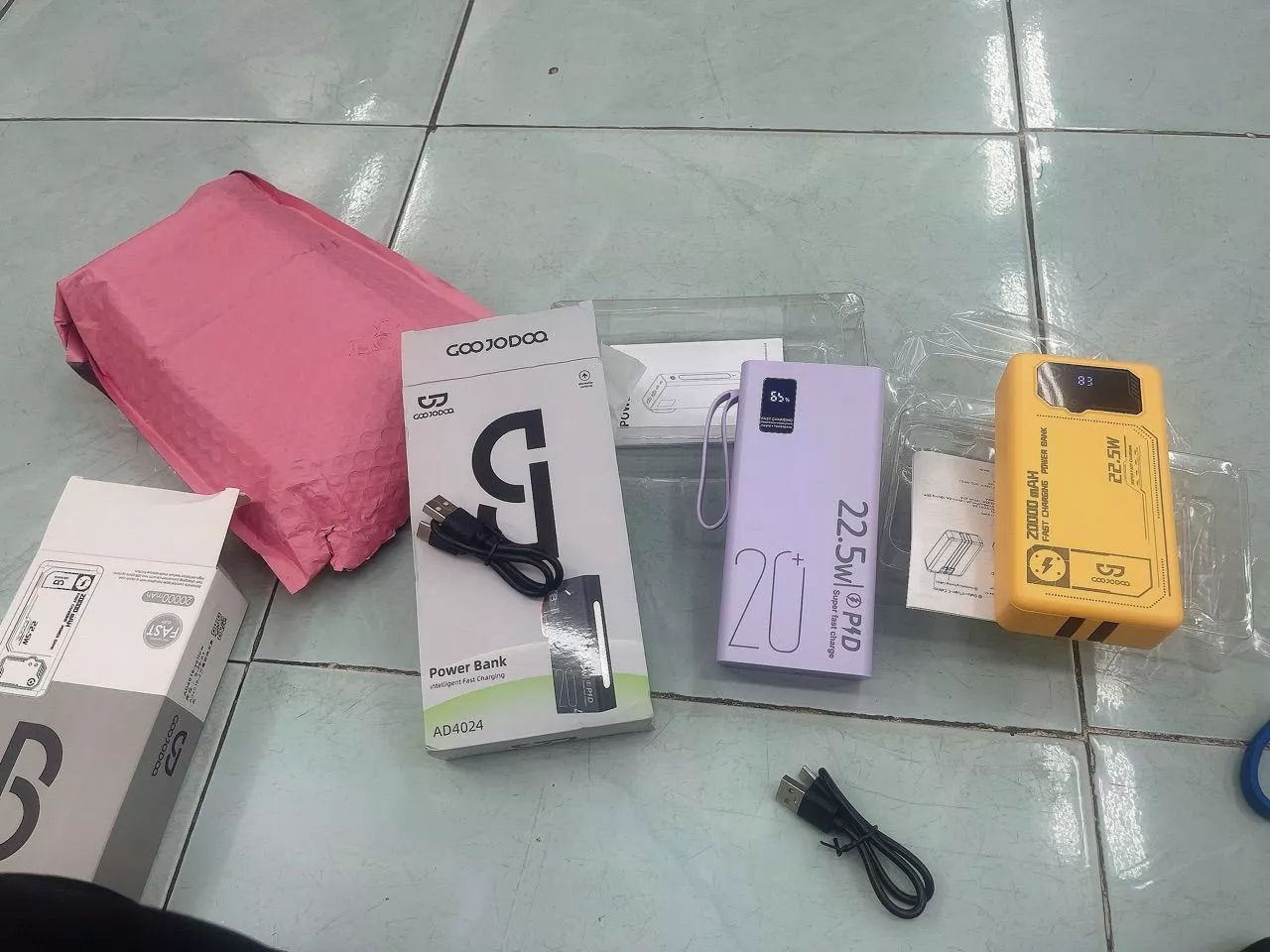 Sạc dự phòng GOOJODOQ 20000mAh tích hợp cáp sạc 22.5W sạc nhanh thông minh