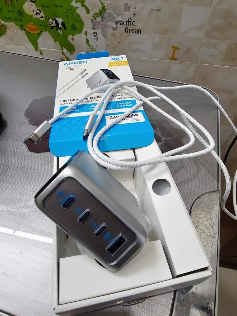 Bộ sạc nhanh Anker ZoLo 140W 4 cổng | Sạc nhanh cho laptop | 3 USB-C & 1 USB-A sạc 4 thiết bị - B2697