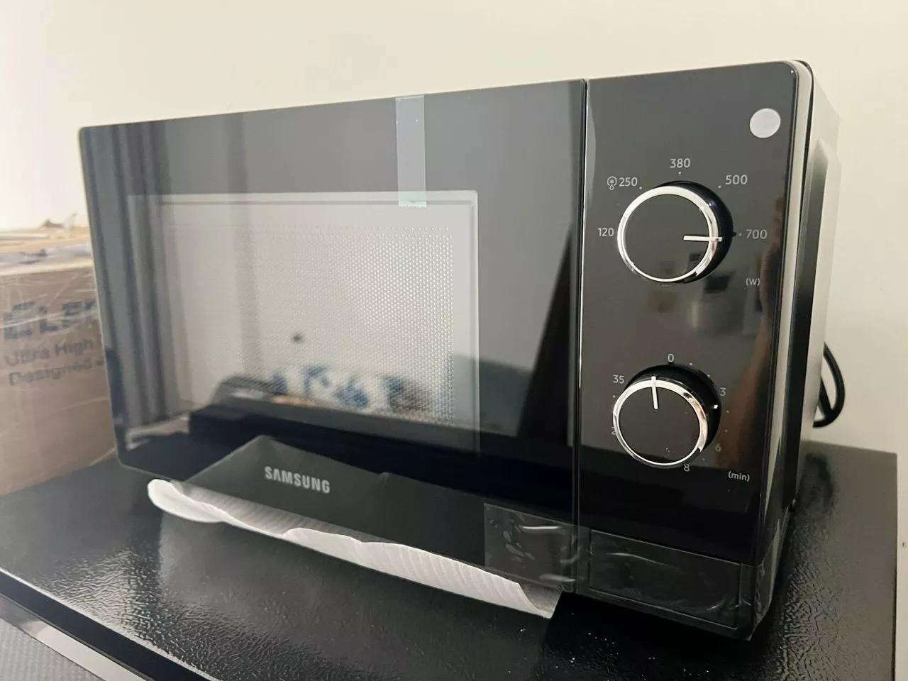 Lò Vi Sóng Samsung 20L MS20A3010AL/SV - Cửa Gương Toàn Phần, màu Đen