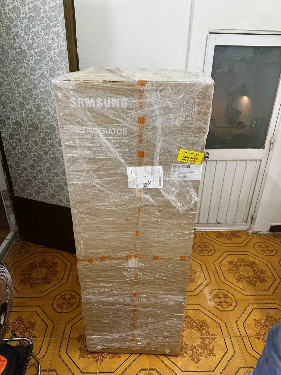 Tủ Lạnh Samsung Ngăn Đông Trên 236L RT22M4032BY/SV - Ngăn Đông Mềm Optimal Fresh Zone, màu Nâu