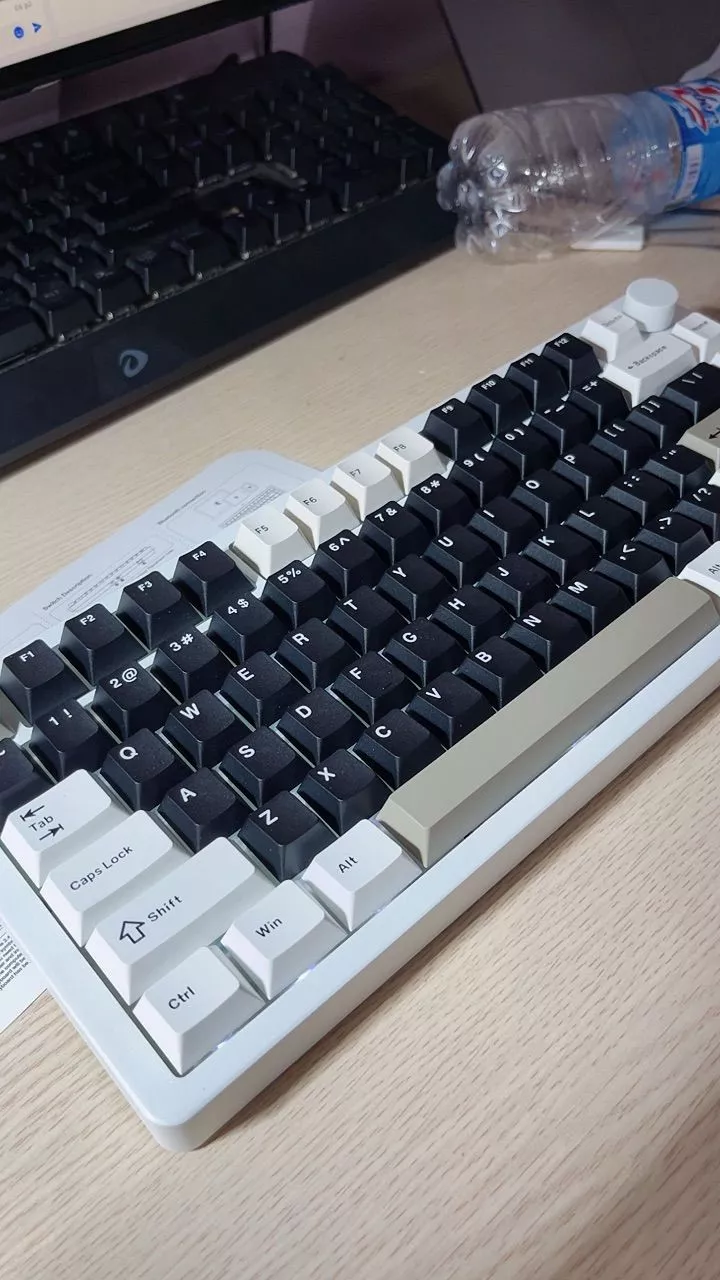 Bàn phím cơ nhôm CNC Attack Shark X86 - 3 mode kết nối- Led RGB- Hotsawp 5pin - Có núm