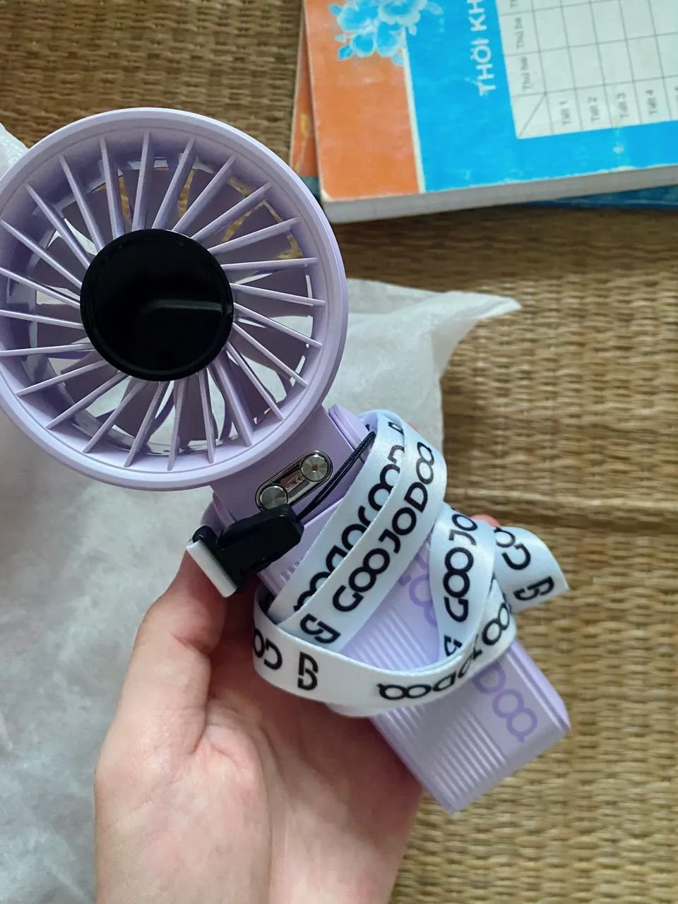 【Bảo hành tại địa phương】 GOOJODOQ Quạt gấp 3 trong 1 180° im lặng 100 cấp độ có thể điều chỉnh siêu năng lượng gió Quạt di động Màn hình LED
