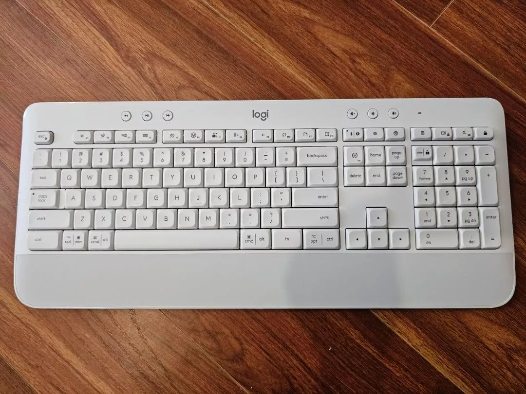 Bàn Phím Không Dây Logitech Signature K650 - Bàn phím số phụ, gác tay tích hợp, Bluetooth & USB Bolt