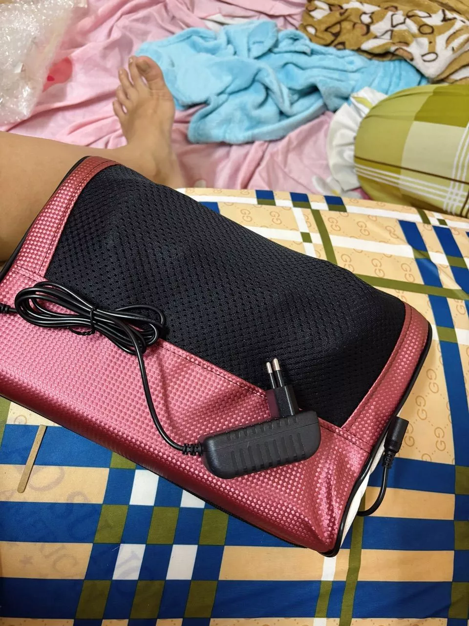 Gối massage cổ vai gáy, máy massage hồng ngoại 20 bi cao cấp hỗ trợ mát xa toàn thân