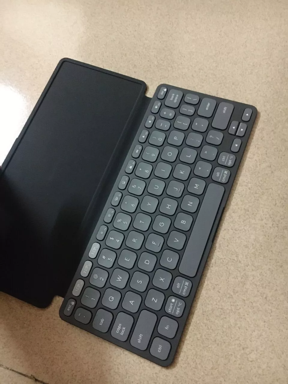 Bàn phím Bluetooth Logitech Keys To Go 2 - Siêu mỏng nhẹ 222g, đa thiết bị, Win | macOS