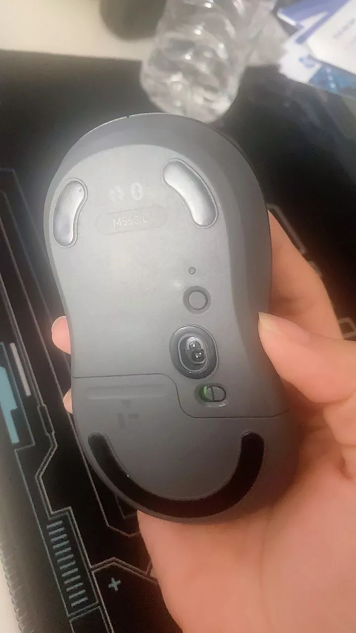 Chuột không dây Bluetooth Logitech M550 Signature - SmartWheel, giảm ồn, 4000DPI, Đa thiết bị